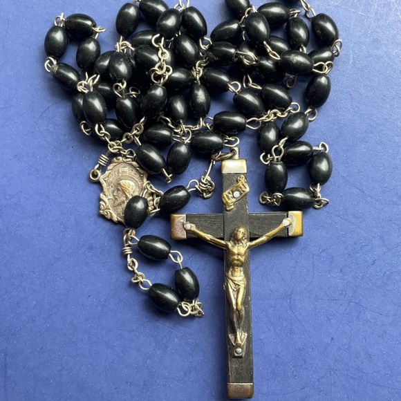 Vintage Jewelry - Vintage Rosary 🙏